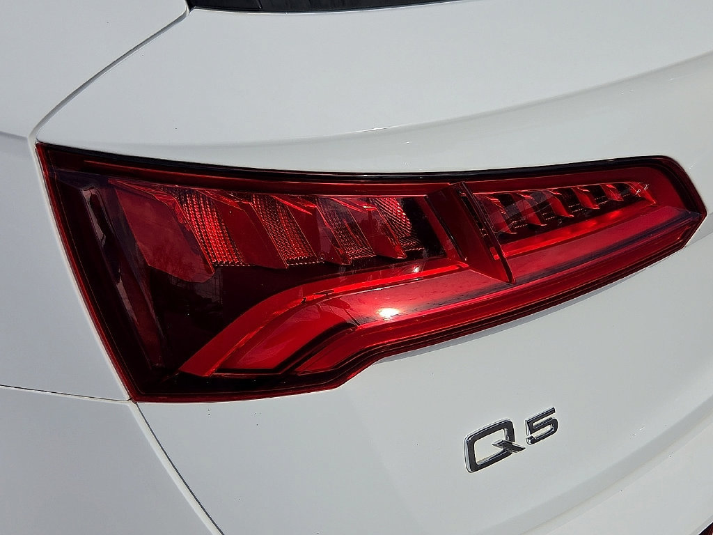 Used 2020 Audi Q5 Prestige w/ Prestige Package AWD/4WD image 9