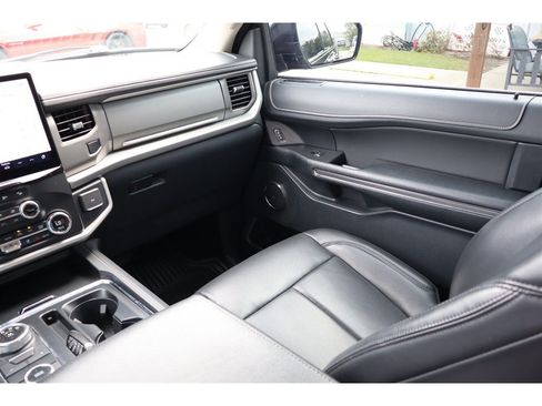 Used 2022 Ford Expedition Max XLT AWD/4WD image 34
