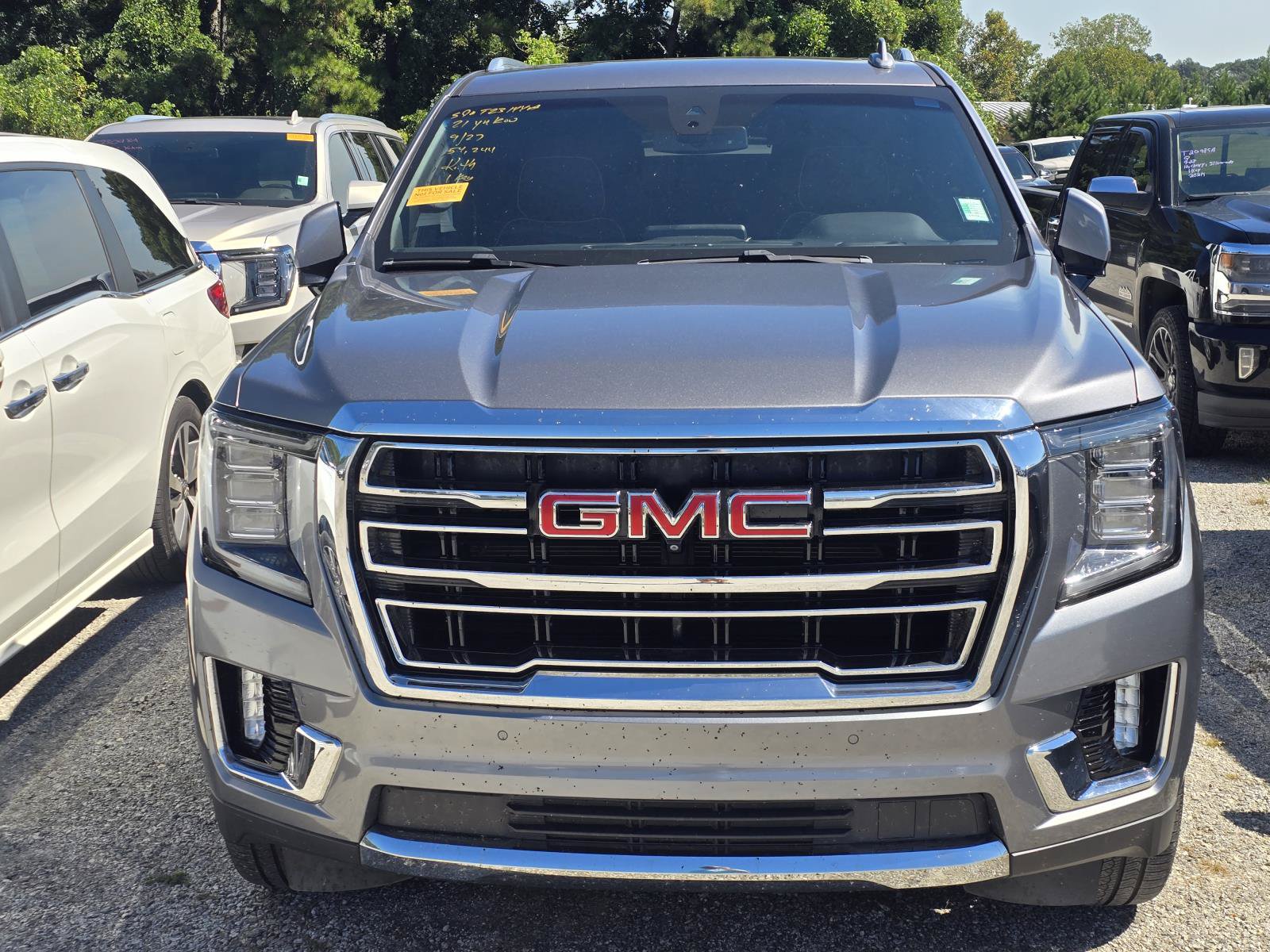 Used 2021 GMC Yukon SLT w/ SLT Premium Package AWD/4WD image 2
