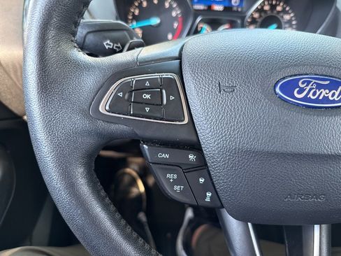 Used 2017 Ford Escape Titanium image 29