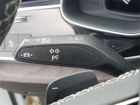 Used 2023 Audi Q8 Premium Plus image 17