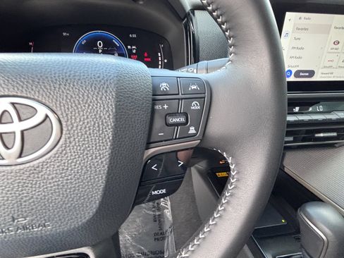Used 2026 Toyota Camry SE w/ Convenience Package FWD image 23
