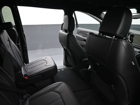 Used 2026 Chrysler Pacifica Select FWD image 20