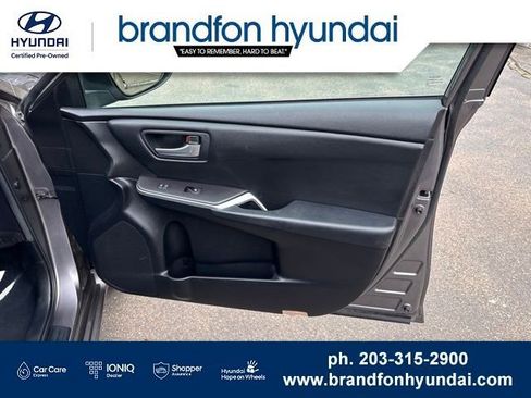 Used 2015 Toyota Camry SE w/ Moonroof Package FWD image 8