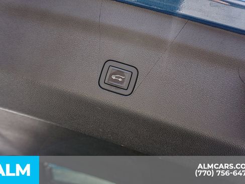 Used 2025 Chevrolet Suburban High Country AWD/4WD image 27