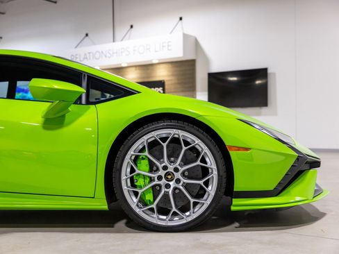 Used 2024 Lamborghini Huracan Tecnica image 25