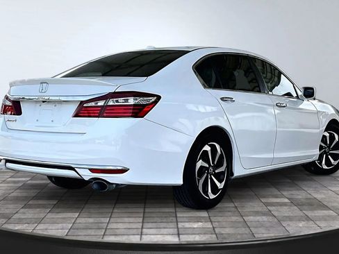 Used 2016 Honda Accord EX image 6