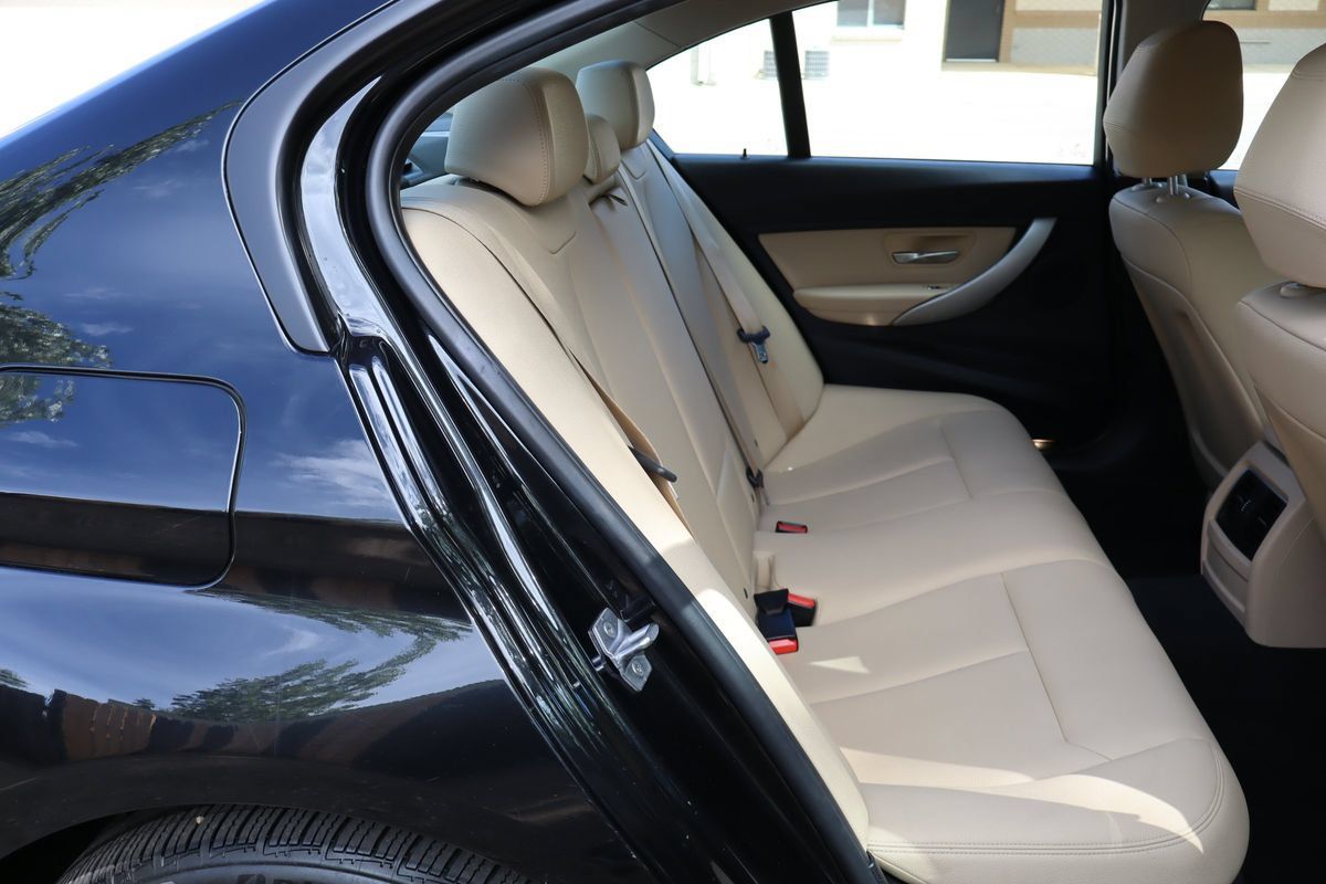 Used 2017 BMW 320i xDrive Sedan AWD/4WD image 21