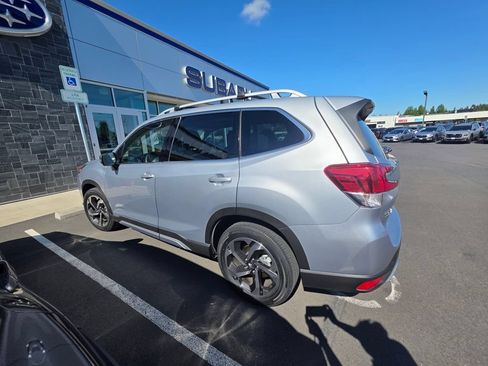 Used 2022 Subaru Forester Touring AWD/4WD image 4