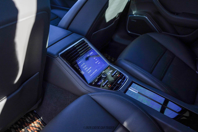Used 2020 Porsche Panamera RWD image 42