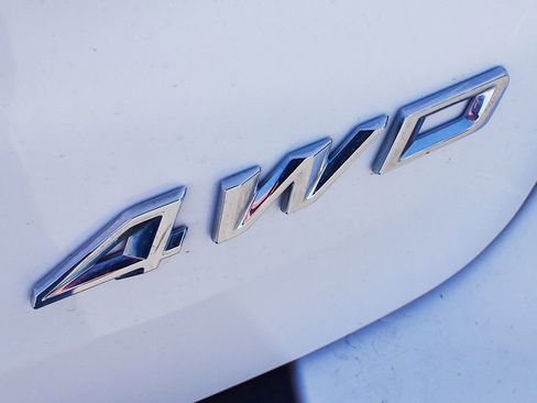 Used 2021 Ford Explorer XLT w/ Equipment Group 202A image 17