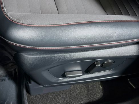 Used 2025 Ford Explorer ST-Line w/ ST-Line Street Pack image 18