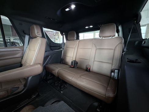 Used 2021 Chevrolet Tahoe High Country w/ Premium Package image 22