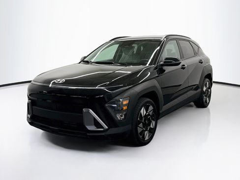 Used 2025 Hyundai Kona SEL FWD image 3
