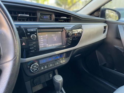 Used 2014 Toyota Corolla S Premium image 18