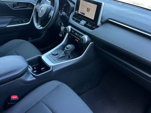 Certified 2023 Toyota RAV4 LE AWD/4WD image 16
