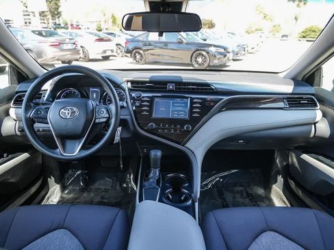 Used 2019 Toyota Camry LE FWD image 12