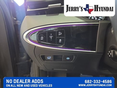 Used 2022 Genesis GV70 2.5T w/ Advanced Package AWD/4WD image 15