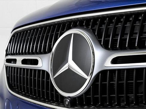 New 2025 Mercedes-Benz GLC 350e 4MATIC image 3