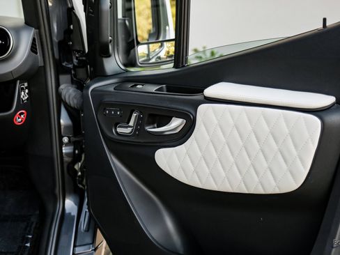 Used 2023 Mercedes-Benz Sprinter 3500 image 87