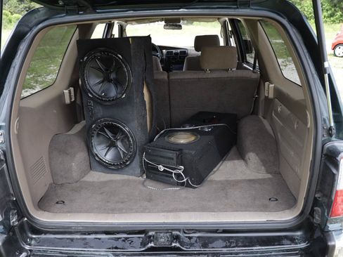 Used 2000 Toyota 4Runner SR5 w/ Upgrade Value Pkg 2 RWD image 23