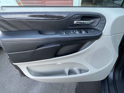 Used 2016 Dodge Grand Caravan SE w/ Quick Order Package 29E SE image 35