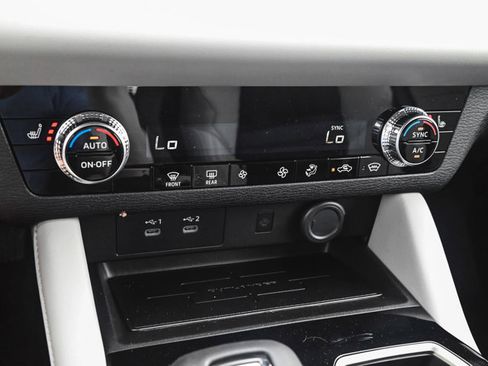 New 2025 Mitsubishi Outlander SE image 21