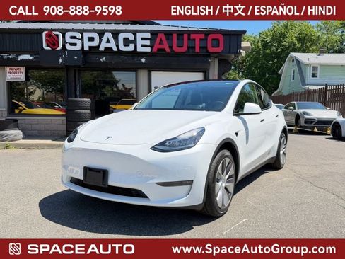 Used 2023 Tesla Model Y Long Range AWD/4WD image 1