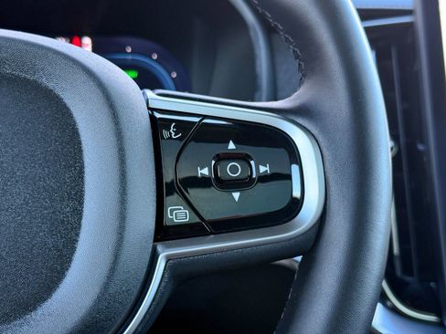 Used 2025 Volvo XC90 T8 Ultra w/ Protection Package image 40