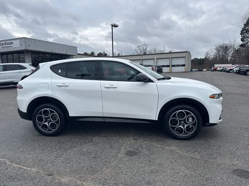 Used 2025 Alfa Romeo Tonale image 4