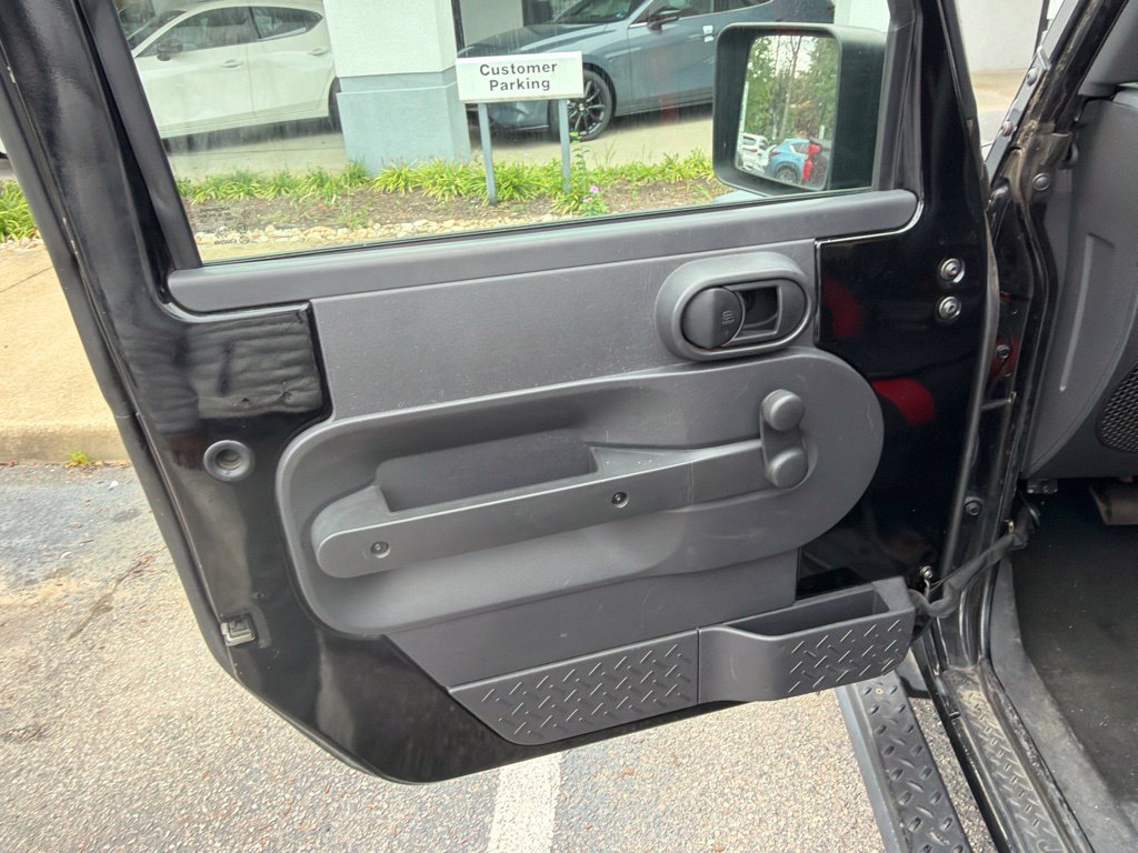 Used 2008 Jeep Wrangler X w/ Black Appearance Group AWD/4WD image 15