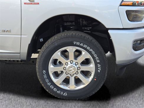 New 2026 RAM 2500 Laramie AWD/4WD image 4