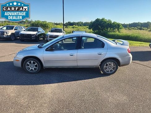 Used 2005 Dodge Neon SXT w/ Sport Appearance Group FWD image 2