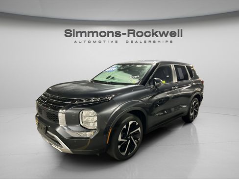 Used 2024 Mitsubishi Outlander SE image 21