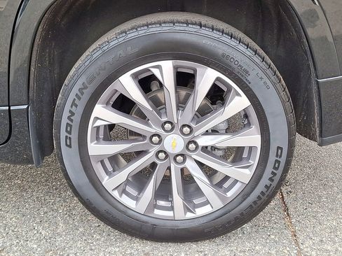 Used 2023 Chevrolet Traverse Premier image 32