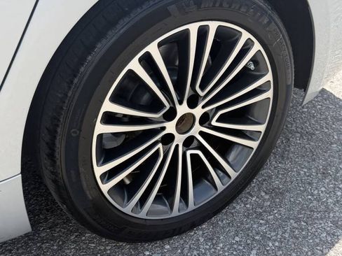 Used 2019 BMW 530i w/ Convenience Package RWD image 6