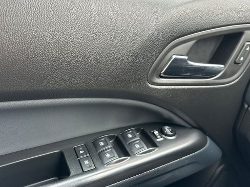 Certified 2018 Chevrolet Colorado Z71 w/ Z71 Midnight Edition image 11