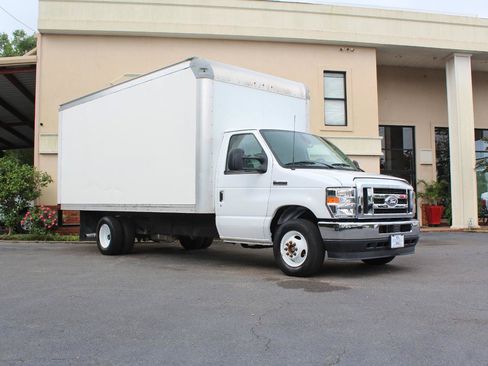 Used 2026 Ford E-350 and Econoline 350 Super Duty w/ Power Equipment Group RWD image 6
