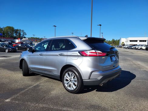 Used 2023 Ford Edge Titanium image 3