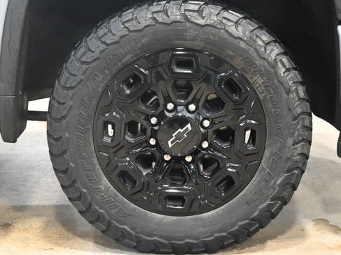 Used 2024 Chevrolet Silverado 2500 LTZ w/ LTZ Plus Package image 13