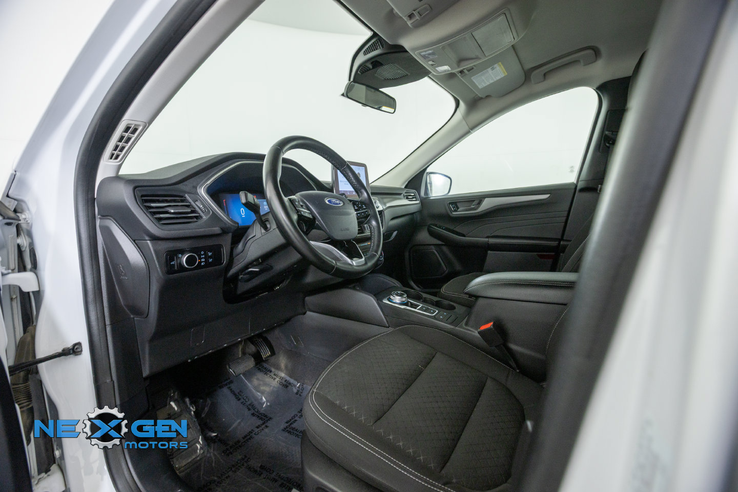 Used 2023 Ford Escape Active AWD/4WD image 11