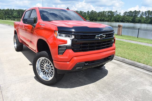 Used 2023 Chevrolet Silverado 1500 RST w/ Convenience Package II AWD/4WD image 2