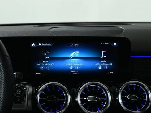 Certified 2022 Mercedes-Benz GLB 250 4MATIC image 23