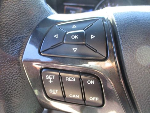 Used 2017 Ford Explorer XLT w/ Equipment Group 201A image 21