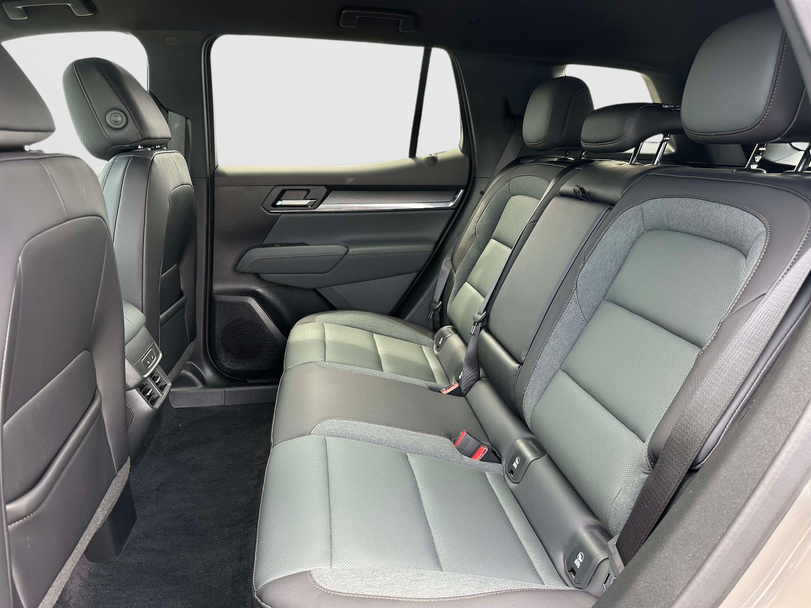 Used 2026 GMC Terrain AT4 w/ Convenience Package III AWD/4WD image 12