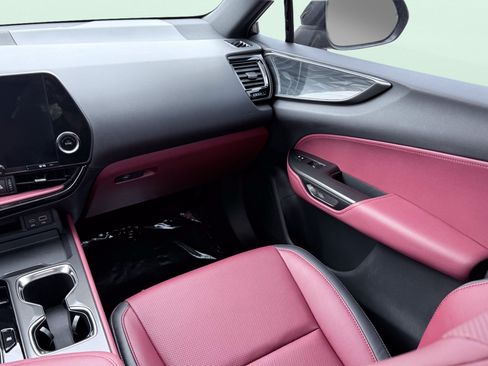 Used 2025 Lexus NX 350h AWD w/ Cold Area Package image 45