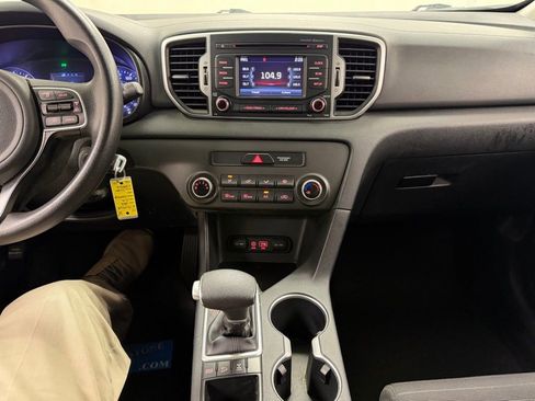 Used 2018 Kia Sportage LX image 24