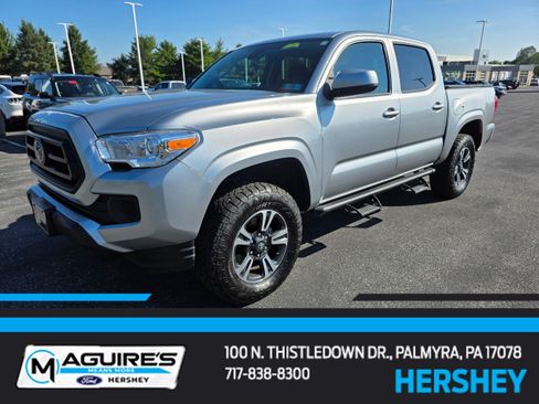 Used 2023 Toyota Tacoma SR AWD/4WD image 1