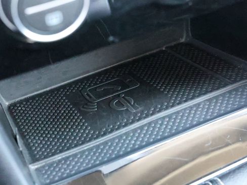 Used 2024 Volkswagen Taos SE image 25