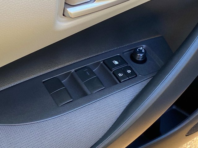 Used 2020 Toyota Corolla LE w/ LE Premium Package FWD image 13